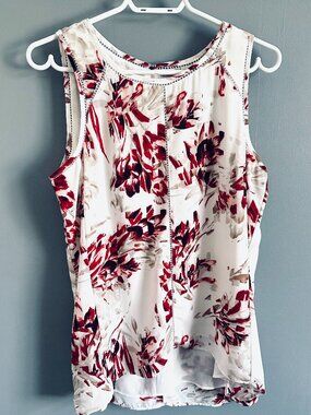 Dex The Suit Shop New York White/Red floral Sleeveless top Women's Size M